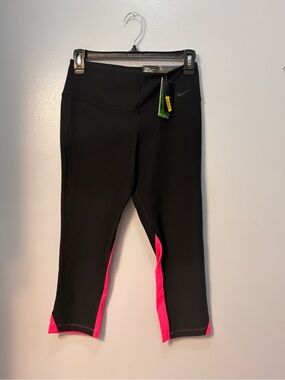 Nike Black Capri Leggings with Pink Side Insets. Sz S. NWT